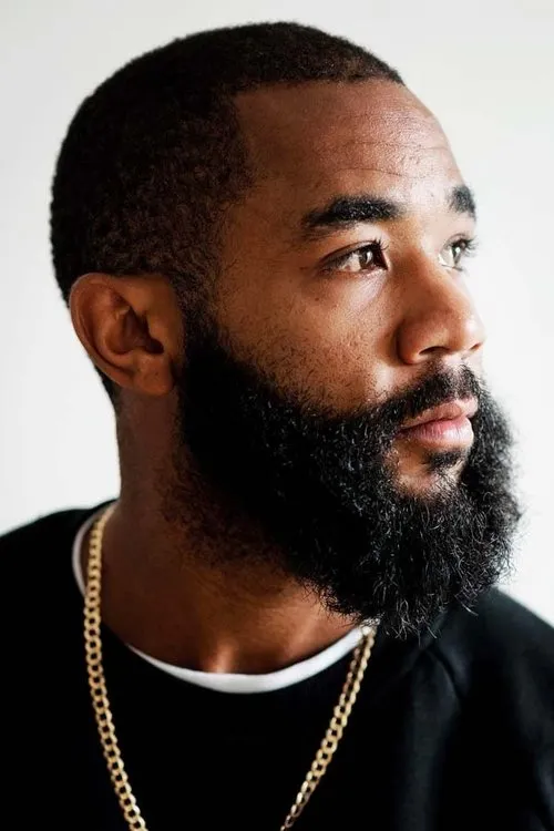 Windsor James interpretando a Himself