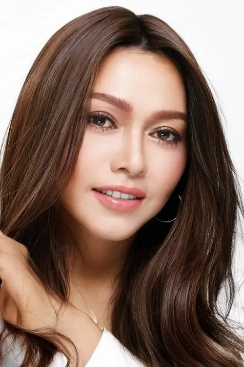 Kenneth Won ha trabajado con Wipawee Charoenpura en 1 ocasiones