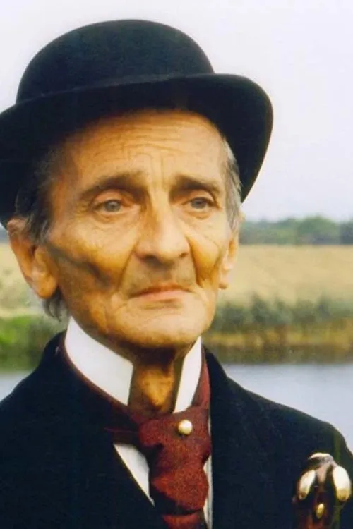 Witold Dederko interpretando a Bizewski