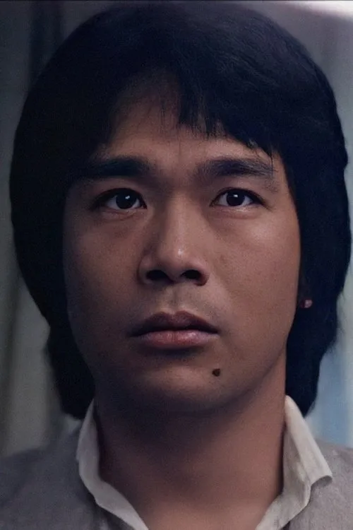 Wong Chik-Sam interpretando a