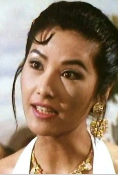 Wong Wing-Fong interpretando a