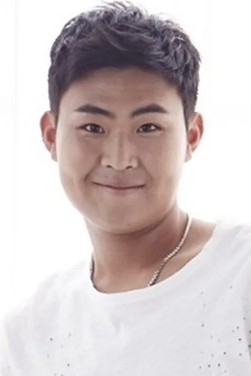 Woo Min-kyu — personaje: Kim Duk-joong