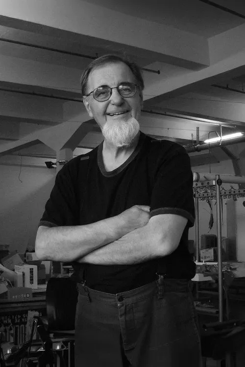 Woody Vasulka interpretando a 