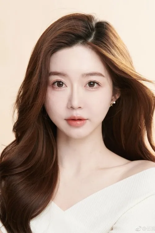 Wu Ya Lu — personaje: Lu Xiaoqian