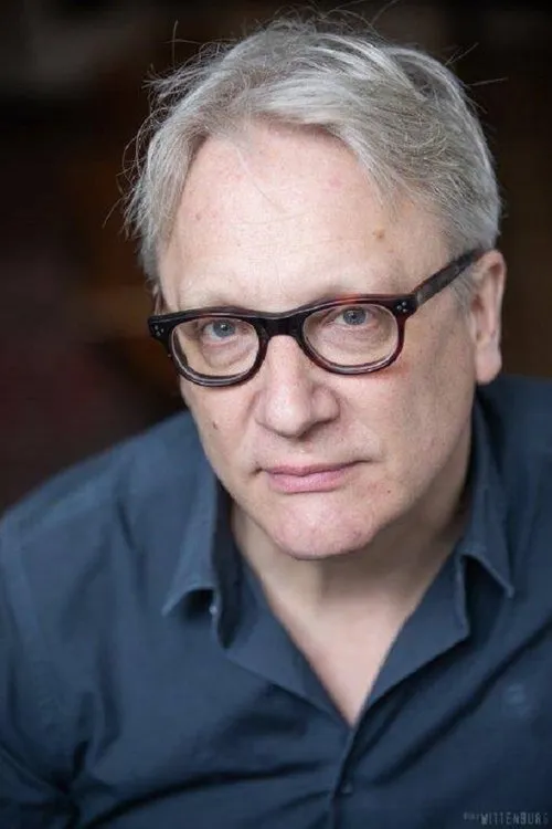 Xander Straat en su biografía y filmografía