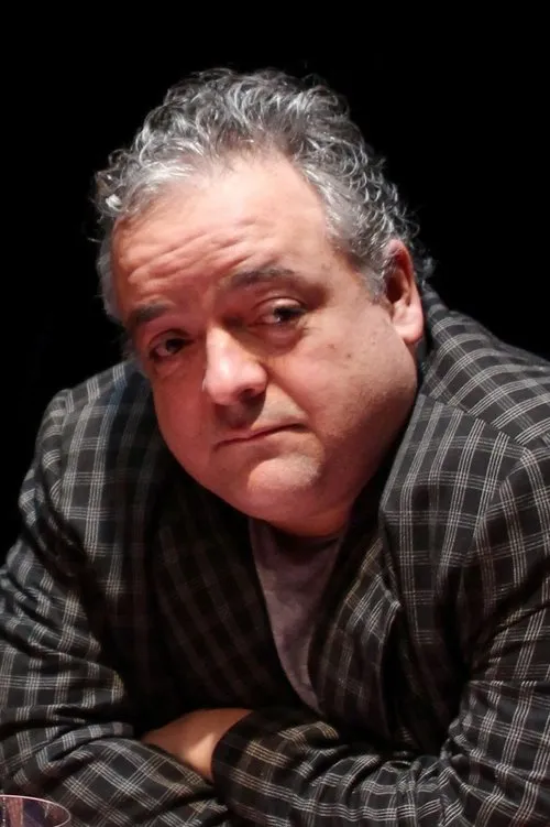 Xando Graça interpretando a 