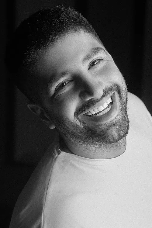 Sirvan Khosravi ha trabajado con Xaniar Khosravi en 1 ocasiones