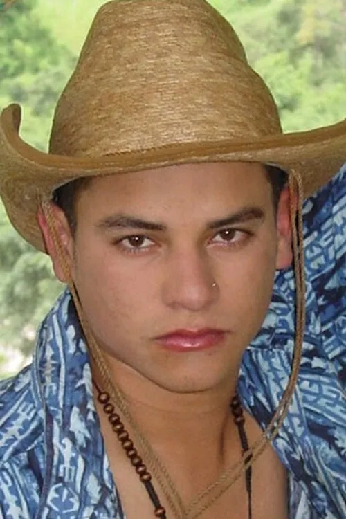 Xavier Paez interpretando a Credited as Willy