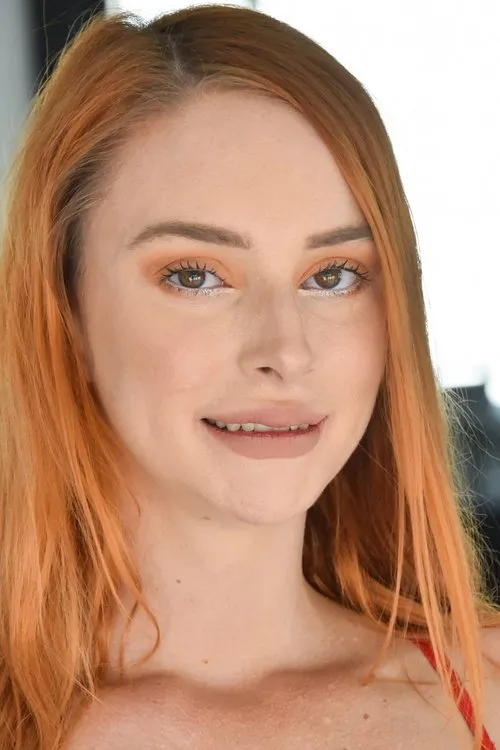 Xeena Mae interpretando a 