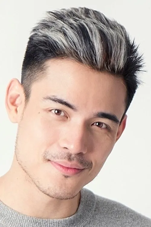 Xian Lim interpretando a Joachim Castro
