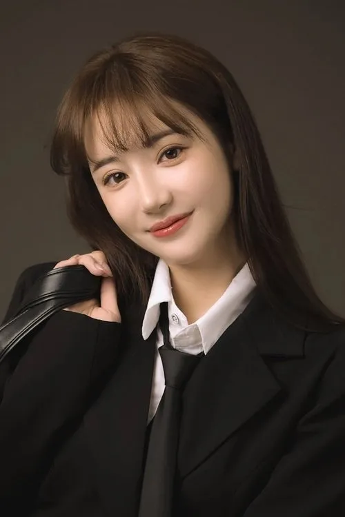 Xin Ruyi en su biografía y filmografía