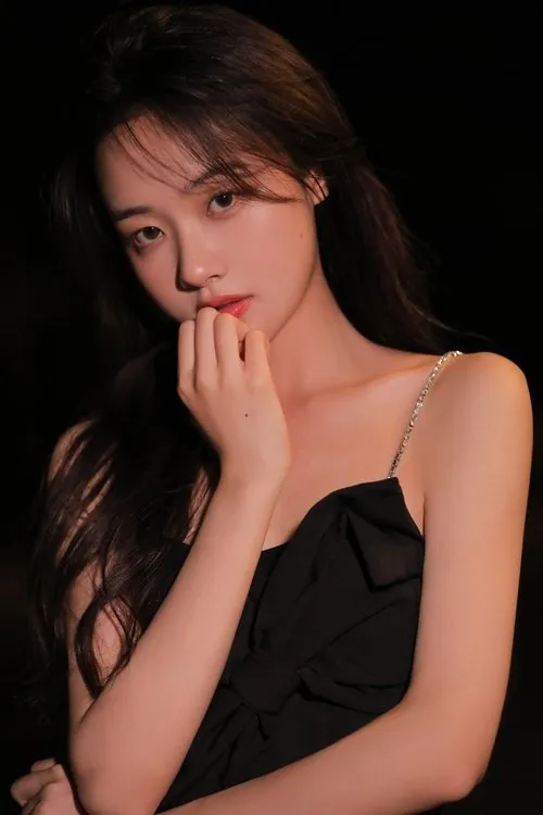 Xinyue Lou — personaje: Lin Qing Er