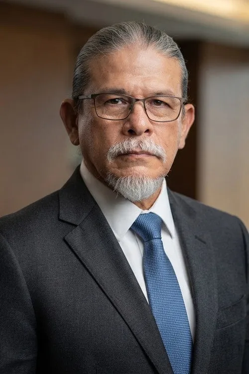 Azman Ahmad ha trabajado con Yaakub Abd Aziz en 1 ocasiones