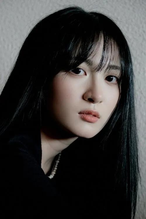 Yajia Wang — personaje: Zhang Yi Meng / Yuan Zhi