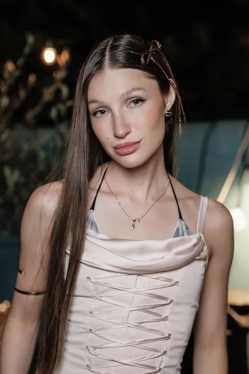 Nicki Nicole ha trabajado con Yami Safdie en 1 ocasiones