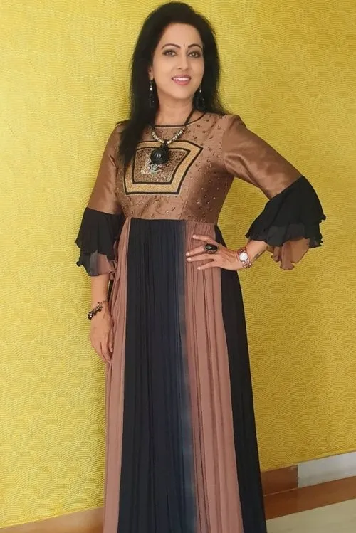 Yamuna interpretando a 