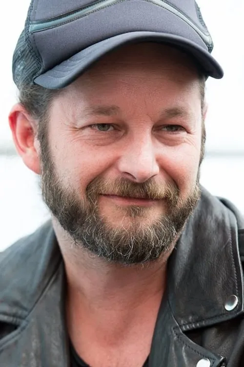 Mat Bastard ha trabajado con Yan Stefani en 2 ocasiones