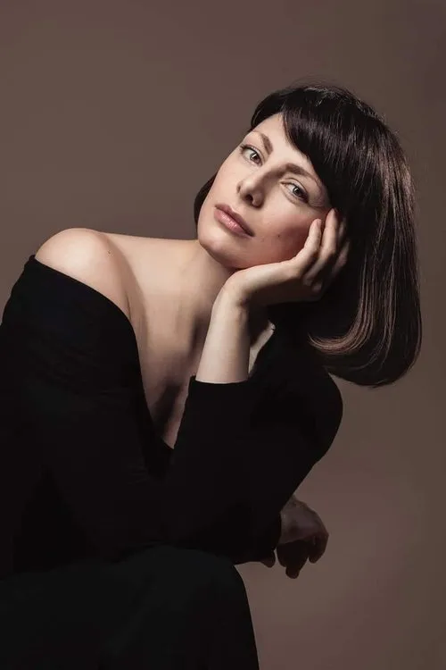 Yana Titova interpretando a Beti