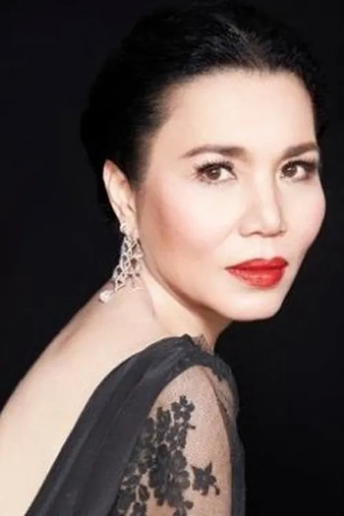 Yanee Jongwisut interpretando a Vi