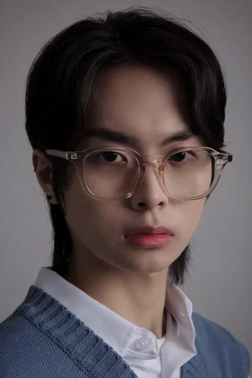 Yang Jun-mo — personaje: Lee Jun