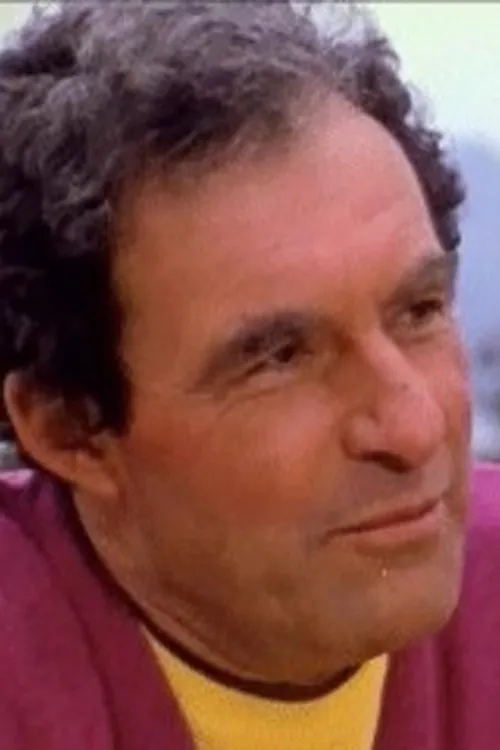 George S. McDonald ha trabajado con Yank Levine en 2 ocasiones