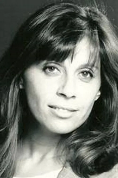 Kit Leonard Dennis ha trabajado con Yasmine Golchan en 1 ocasiones