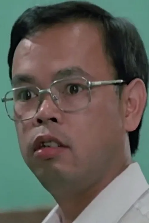 Yau Cheung Yeung interpretando a