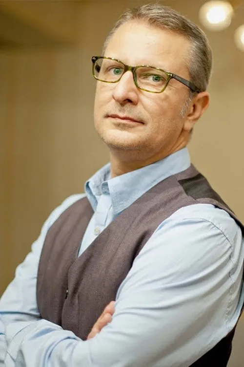 Foto de perfil del actor Yekta Kopan en el reparto