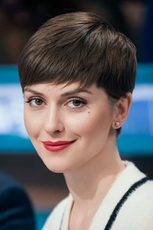 Yelyzaveta Maiska — personaje: Elena