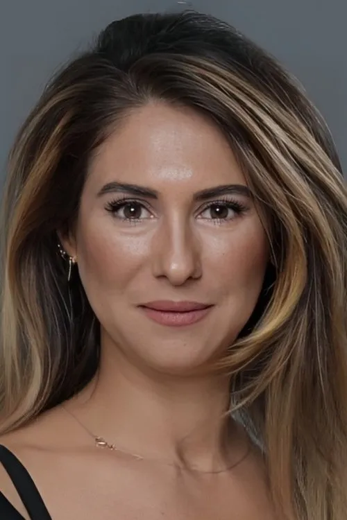 Dolunay Soysert ha trabajado con Yeşim Alıç en 5 ocasiones