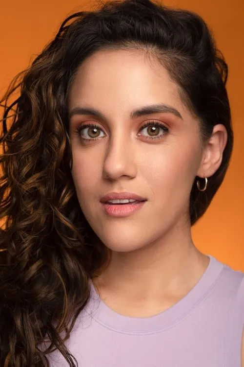 Yessenia Rivas interpretando a