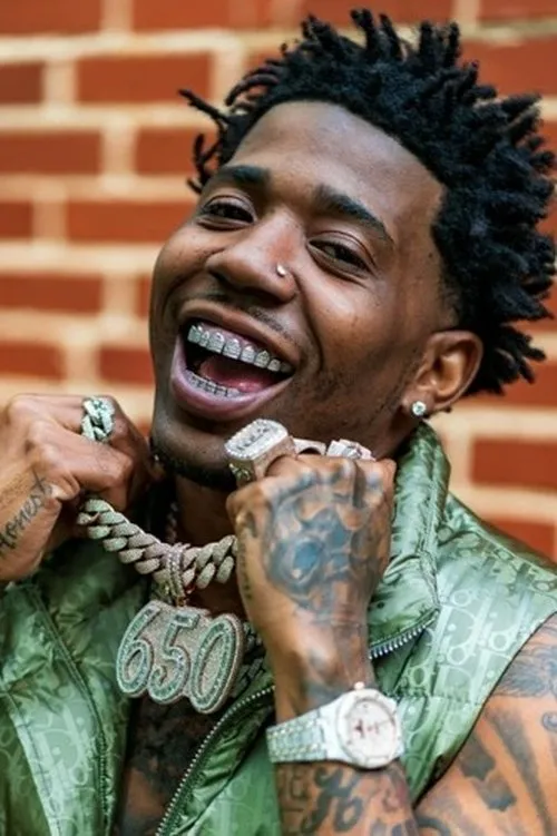 Chris Cavalier ha trabajado con YFN Lucci en 1 ocasiones