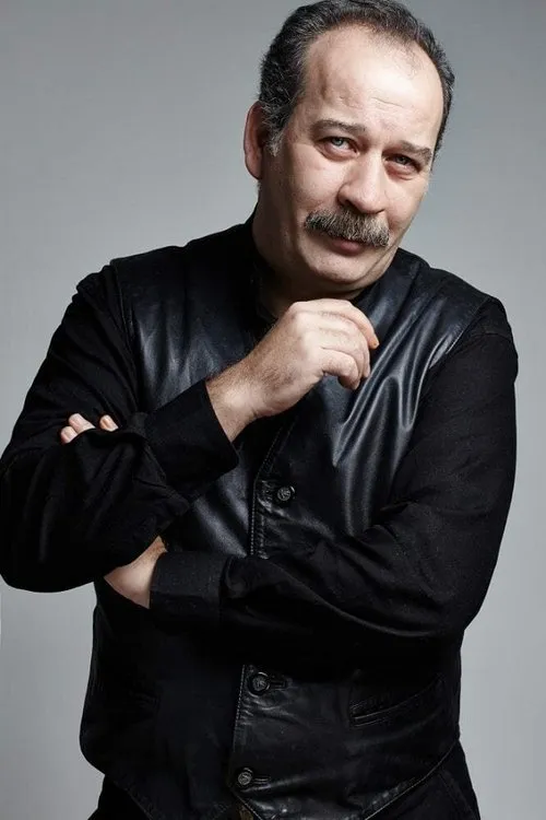 Yigit Tuncay en su biografía y filmografía