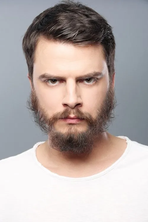 Yiğit Uçan — personaje: Samil