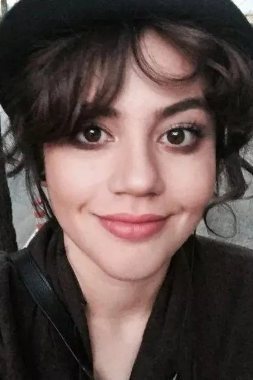 Yıldız Güngör interpretando a The Woman in Stilettos