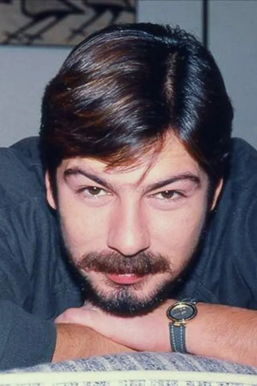 Sahika Tekand ha trabajado con Yılmaz Zafer en 3 ocasiones