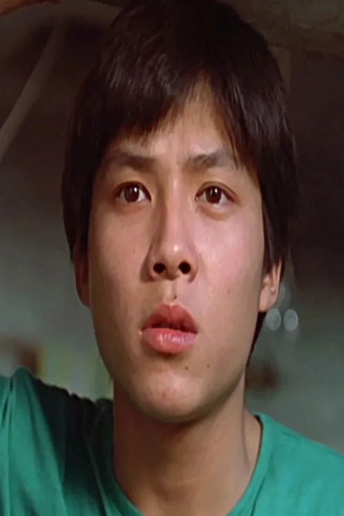 Yim Chau-Wah interpretando a Black Hair (Ngoi Fat-Hak)