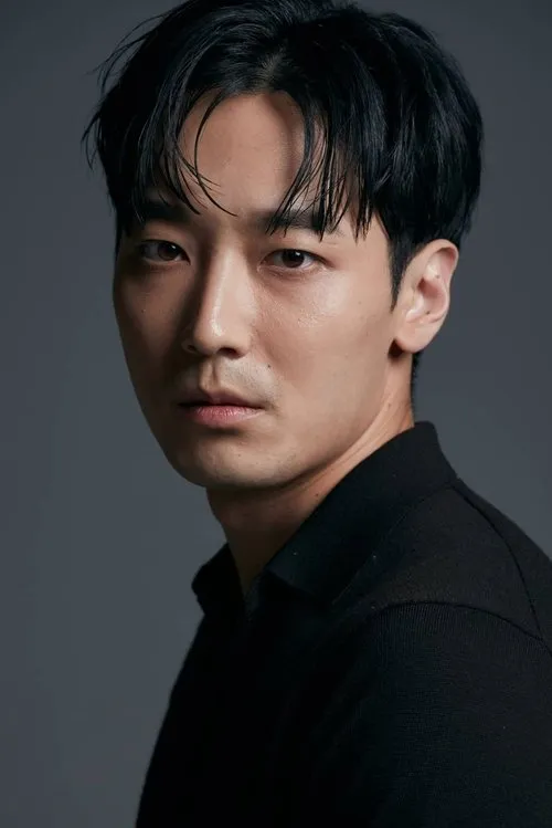 Yoo Byung-hoon en su biografía y filmografía