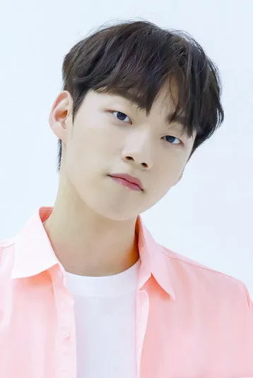 Yoon Jae-chan en su biografía y filmografía