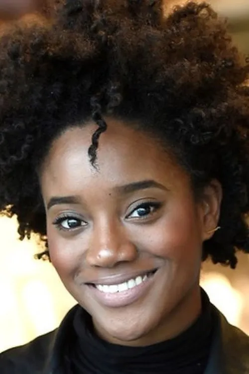 Yootha Wong-Loi-Sing interpretando a Stevie Solomon