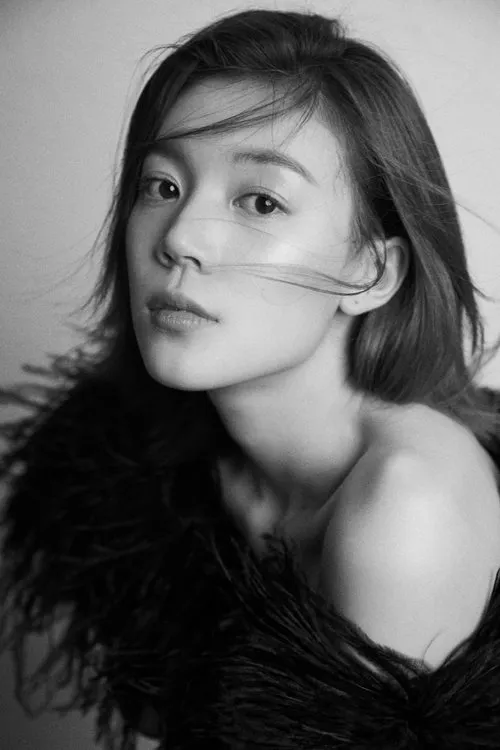 Yu Jiamiao — personaje: Shi Yang