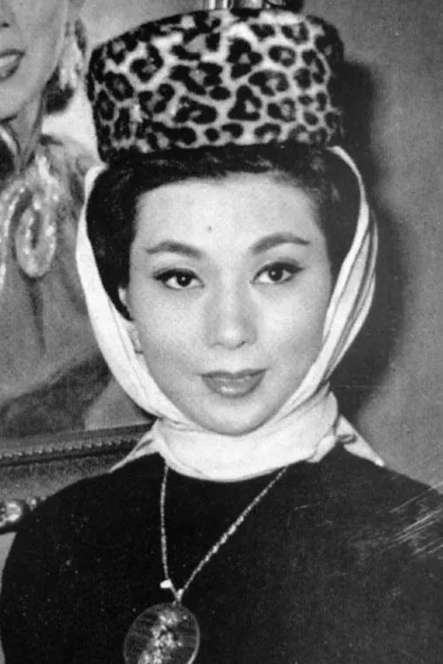 Yu So-Chau interpretando a