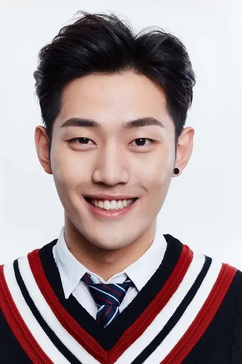 Yuan Ming Ze en su biografía y filmografía