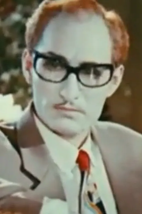 Yuan Zhiyuan interpretando a Principal Jin