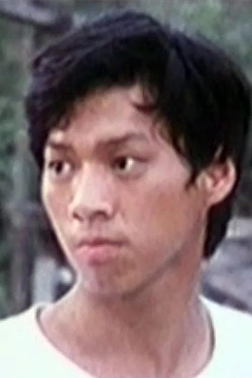 Yuen Lung-Kui interpretando a