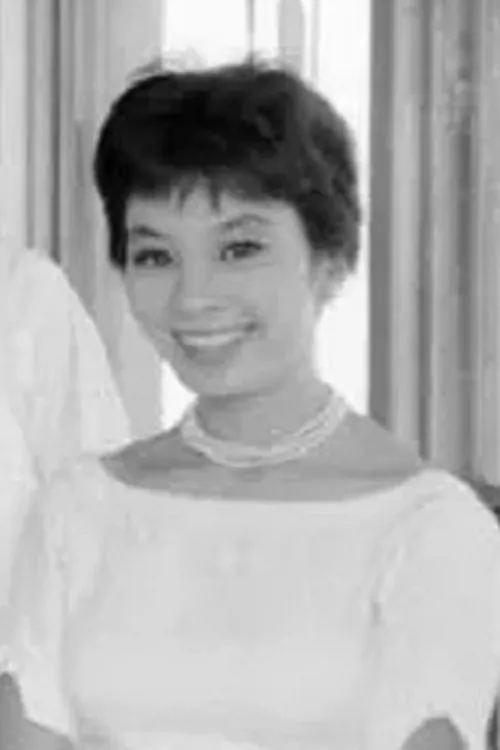 Yuko Miki interpretando a Tokiko