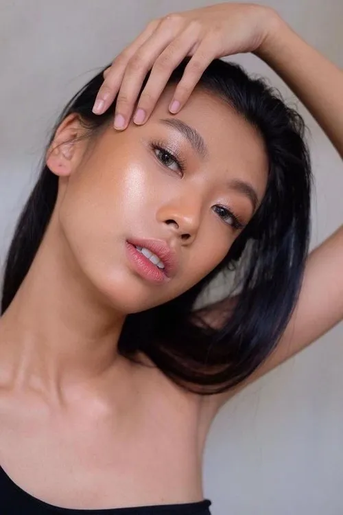 Yumi Kwandy — personaje: Contestant (Makassar)