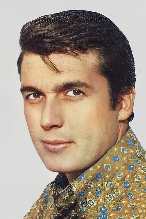 Yusuf Sezgin — personaje: Yüzbasi Nazim