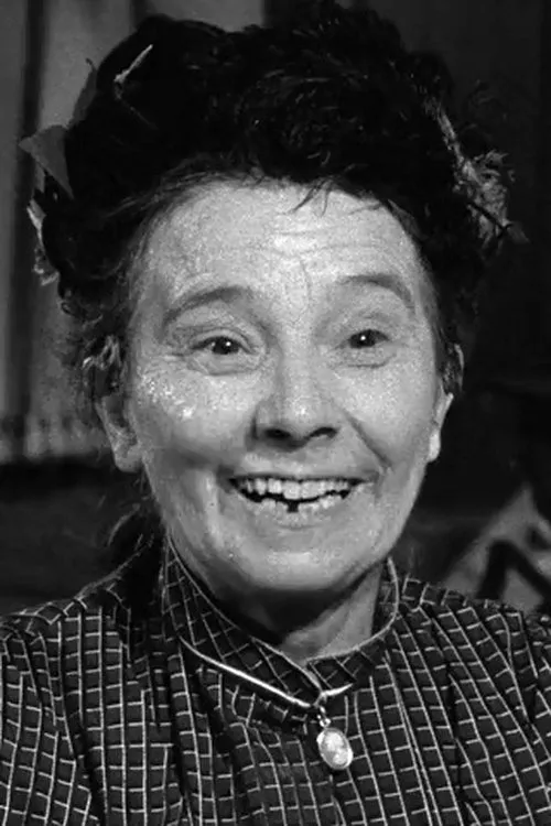 Hélène Ronsard ha trabajado con Yvonne Claudie en 1 ocasiones