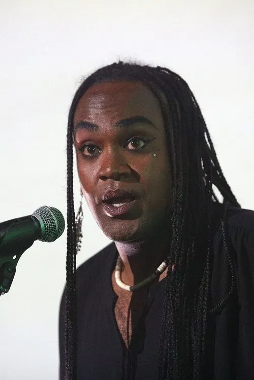 Dannii Minogue ha trabajado con Zaachariaha Fielding en 1 ocasiones